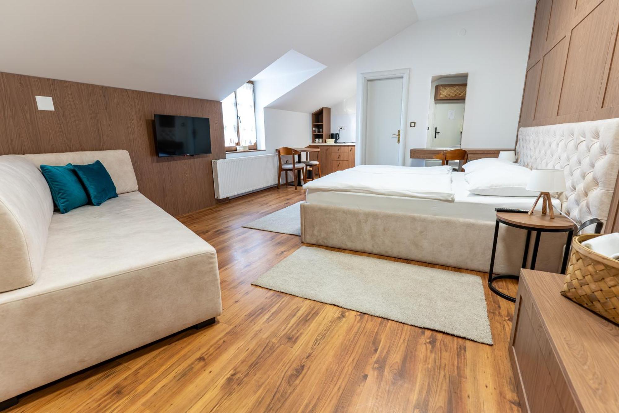 Zlatni Lug Hotell Pozega Exteriör bild